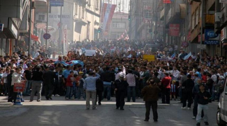İstiklal Caddesi'nde 'Fırtına' koptu!
