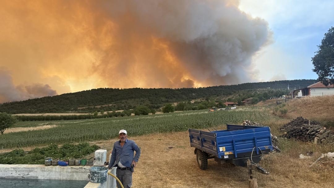 Sakarya daki yangın Bilecik e sıçradı: 7 köy yeri boşaltıldı! Yüzlerce personel müdahale ediyor 5
