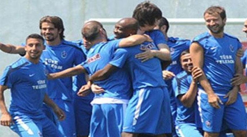 Trabzon'da yeni şovmen Zokora!