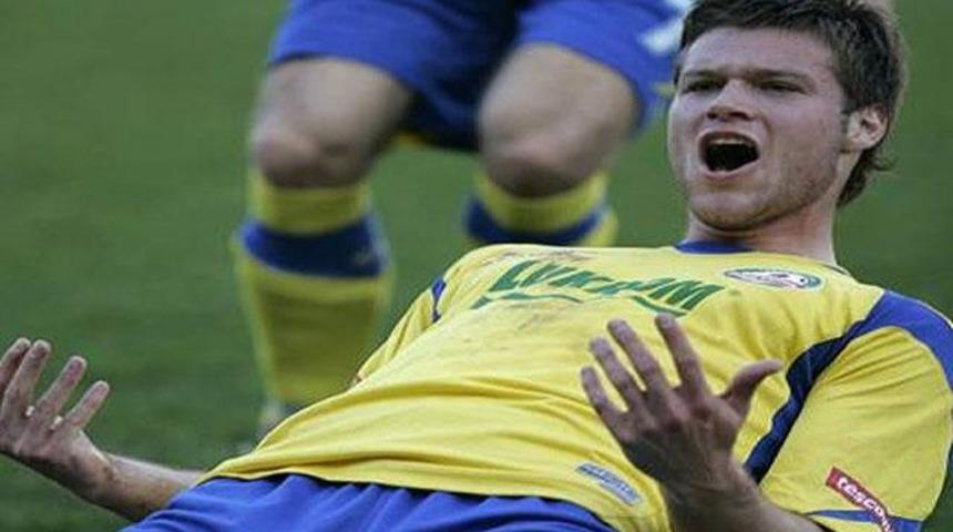 Trabzonspor &Ccedil;ek futbolcuyu da bitirdi!