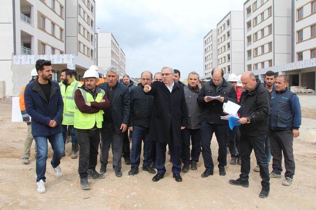 TOKİ Başkanı Turan, Manisa Akgedik'teki konutları inceledi