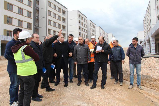 TOKİ Başkanı Turan, Manisa Akgedik'teki konutları inceledi