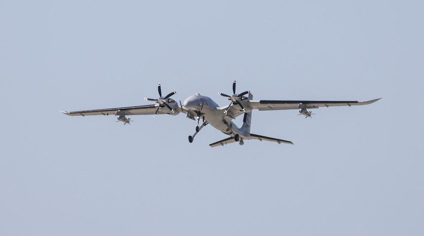 Bayraktar AKINCI, hava hedeflerini KEMANKEŞ 1 ile vurdu