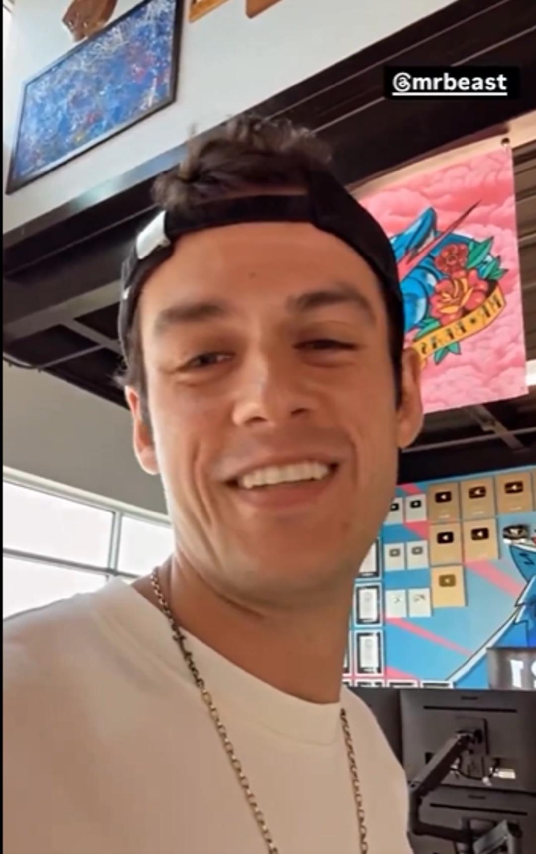 Orkun Işıtmak, MrBeast’in stüdyosuna girdi! Açık duran paralar dikkat çekti!  2