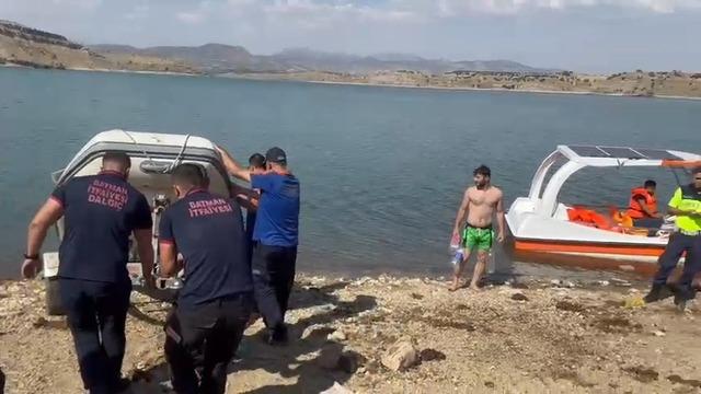 Baraj gölünde insan bedenine benzetilen duba ekipleri alarma geçirdi