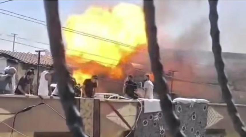 Gaziantep'te çatı katı yangını sırasında patlama! Faciadan dönüldü