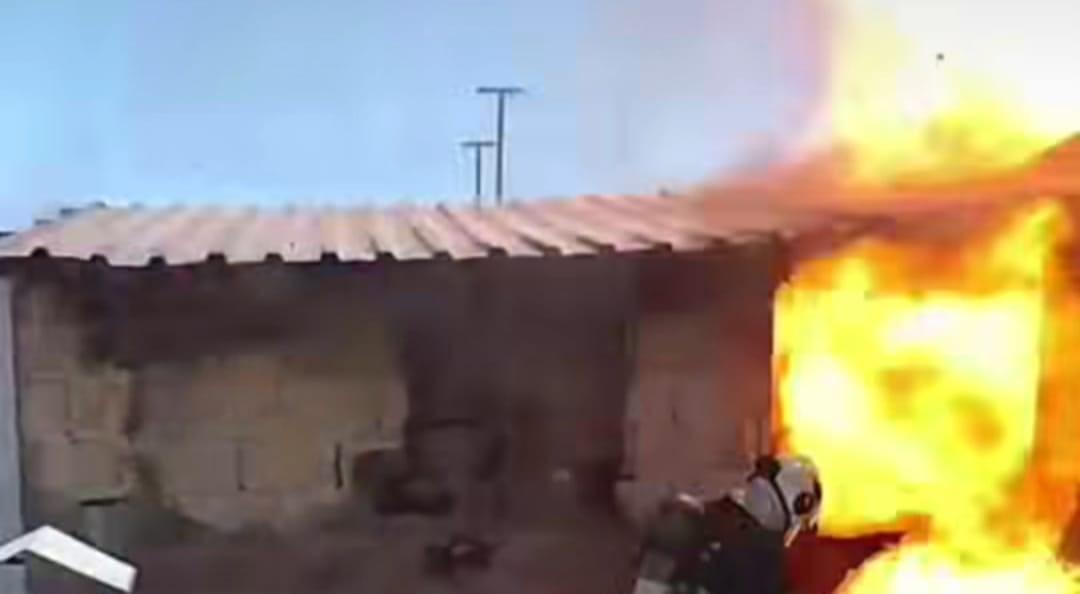 Gaziantep te çatı katı yangını sırasında patlama! Faciadan dönüldü 1