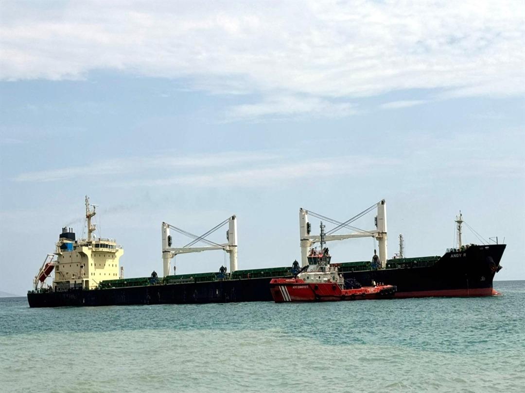 Tekirdağ da karaya oturan kuru yük gemisini kurtarma çalışmaları 4 üncü gününde 2