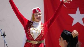 Kırım Tatarları, geleneksel Tepreş Şenliği’nde buluştu