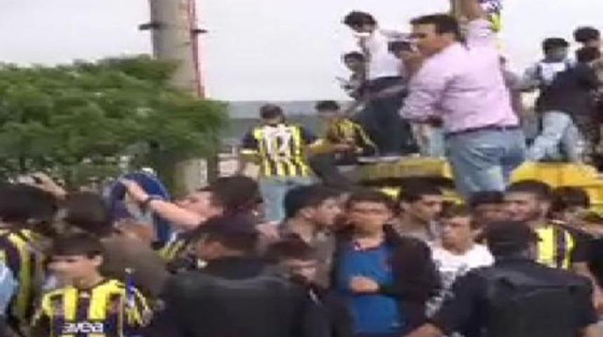 F.Bahçe'ye coşkulu uğurlama