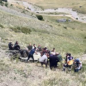 Erzurum'da şarampole devrilen kamyonetin sürücüsü hayatını kaybetti