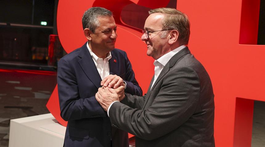 CHP Genel Başkanı Özel, Berlin'de temaslarda bulundu