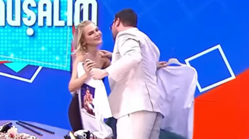 "Eniştem" diyordu... Ece Erken ve Sinan Akçıl el ele yakalandı