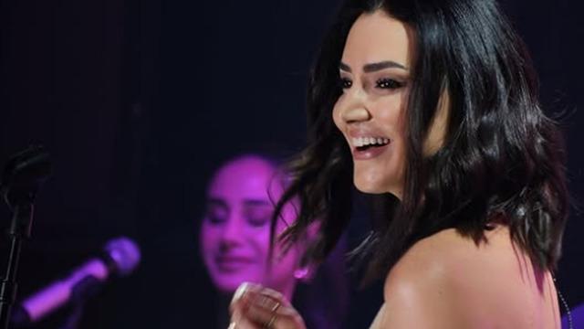 Sevcan Orhan kaç yaşında? Sahnede fenalaşınca yaşı merak edildi!