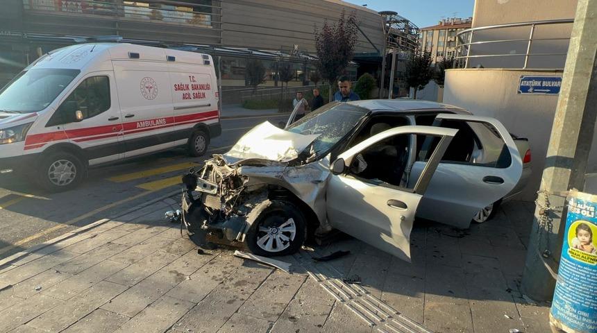 Nevşehir’de otomobil ile kamyonet çarpıştı! 4 kişi yaralandı