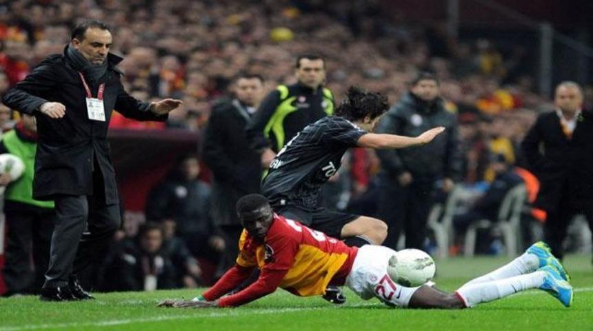 Eboue sakatlandı!