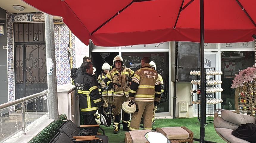 Kütahya'da yangın! 10 kişi dumandan etkilendi