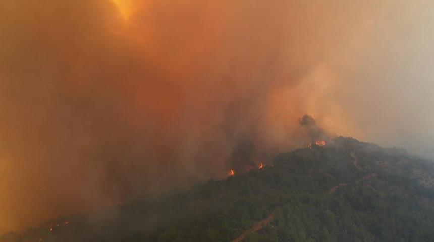 Bakan Tunç duyurdu! Orman yangınlarına 17 gözaltı... Bir açık ceza infaz kurumu boşaltıldı