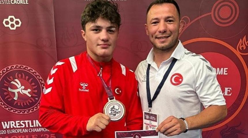 Samsunlu sporcu Aksu, Avrupa şampiyonu oldu