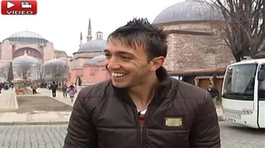 Muslera g&ouml;ren masum T&uuml;rk! (Video)