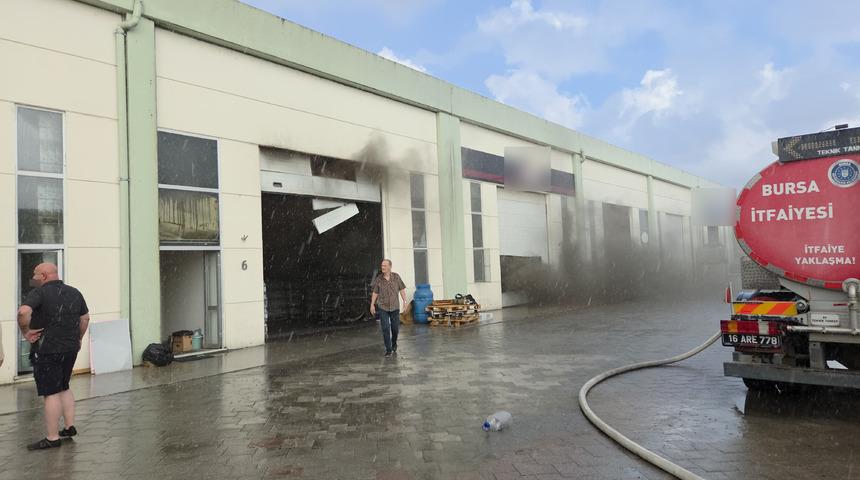 Bursa’da zeytin tesisinde çıkan yangın söndürüldü