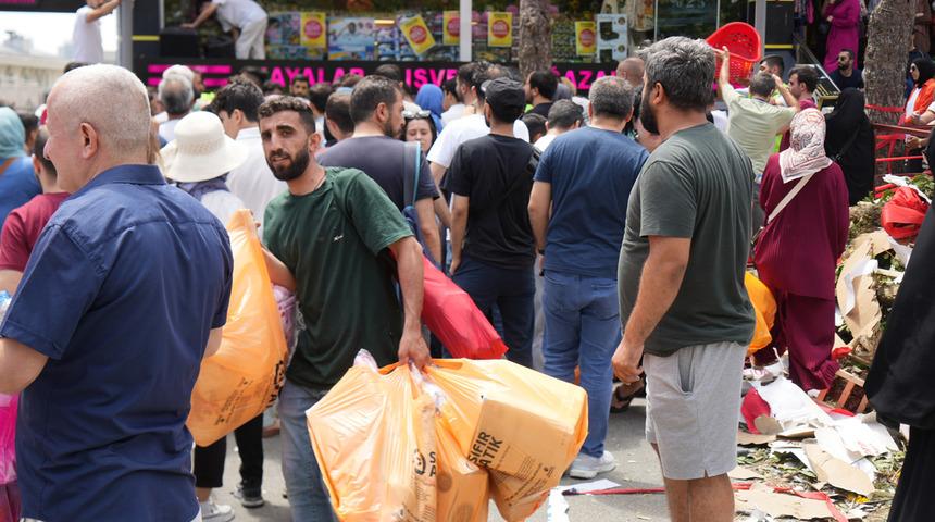 100 TL'ye satınca izdiham çıktı! Hiçbir şey kalmadı, mağaza kapandı