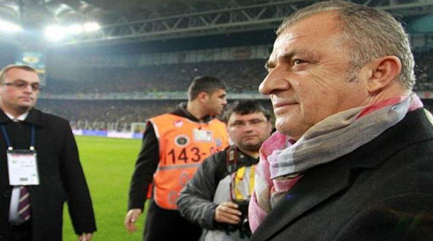 Terim'e s&uuml;rpriz telefon!