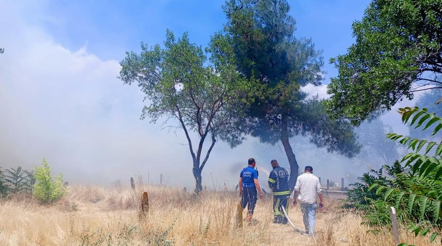 Denizli'de otluk alanda çıkan yangın kontrol altında