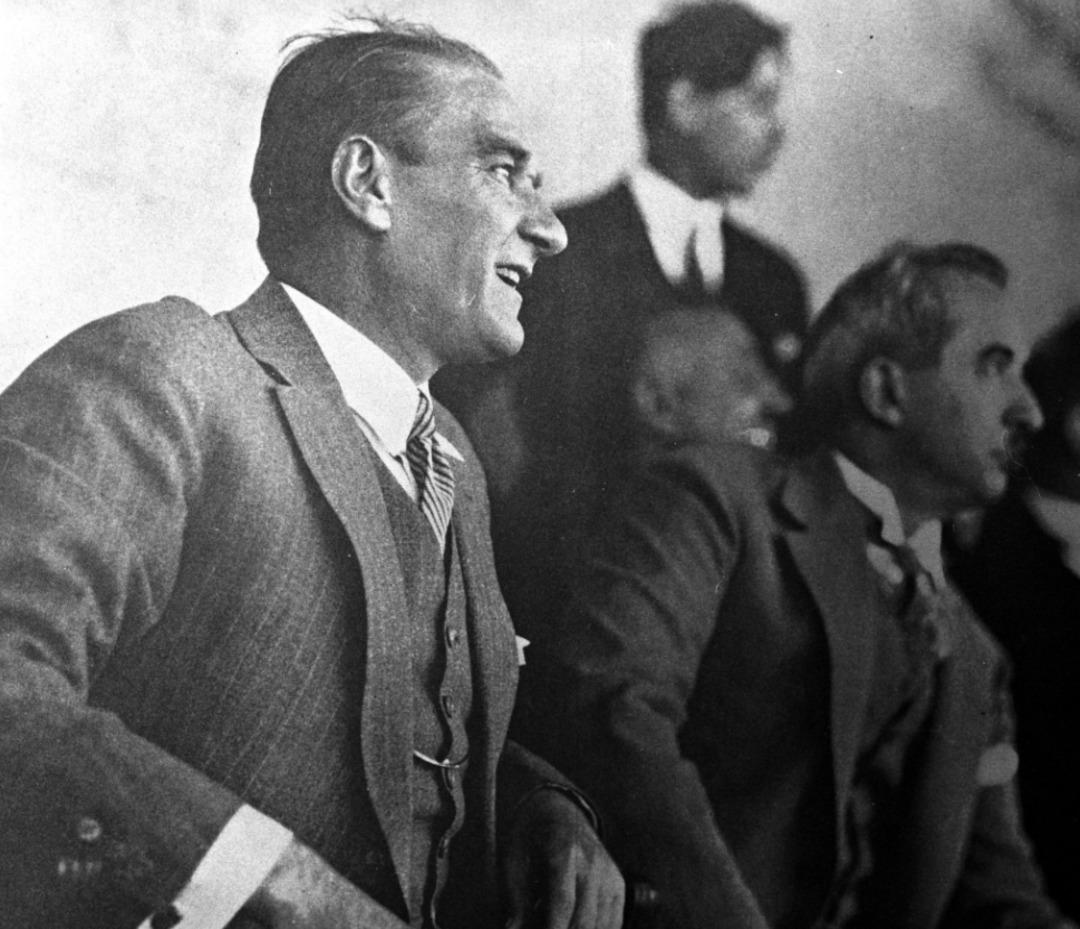 Veliefendi Hipodromu nda koşulan 99 uncu tarihi Gazi Koşusu nu Cutha ile Ahmet Çelik kazandı! 4