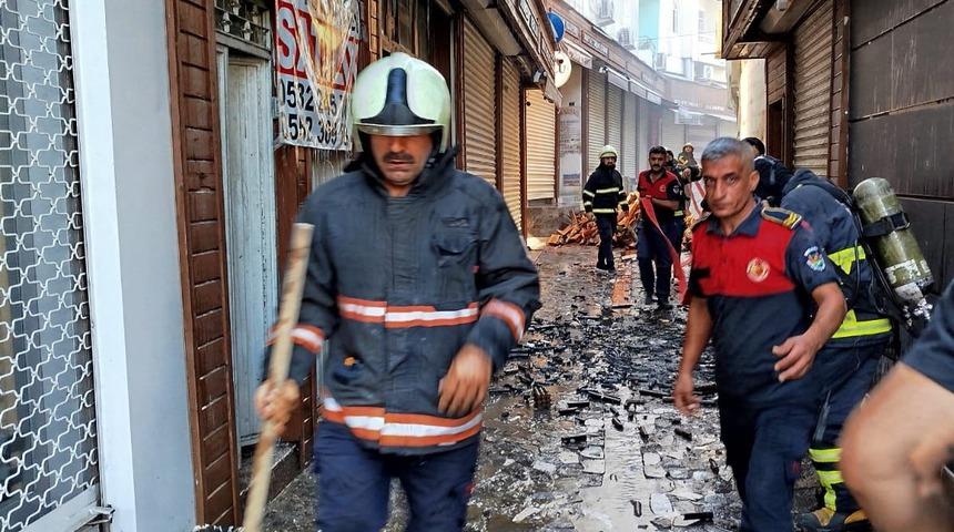 Şanlıurfa'da havai fişek deposunda çıkan yangın söndürüldü
