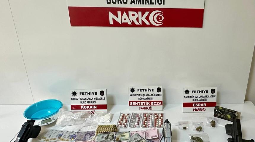 Fethiye'de iklimlendirme sistemiyle uyuşturucu üreten 5 kişi tutuklandı