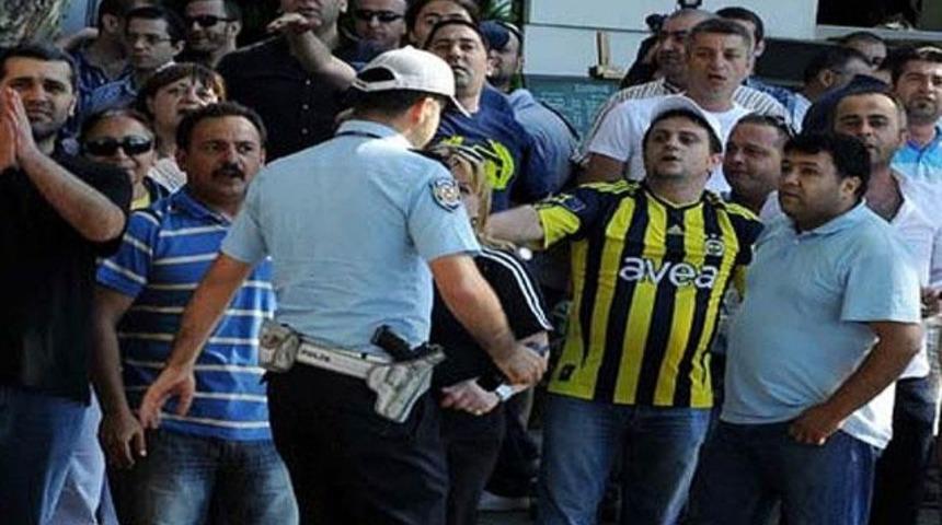 F.Bah&ccedil;e taraftarı ayaklandı...