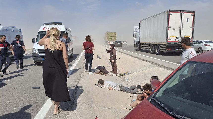 Bir anda bastırınca göz gözü görmedi! Kaza resmen 'geliyorum' dedi: 8 araç birden...