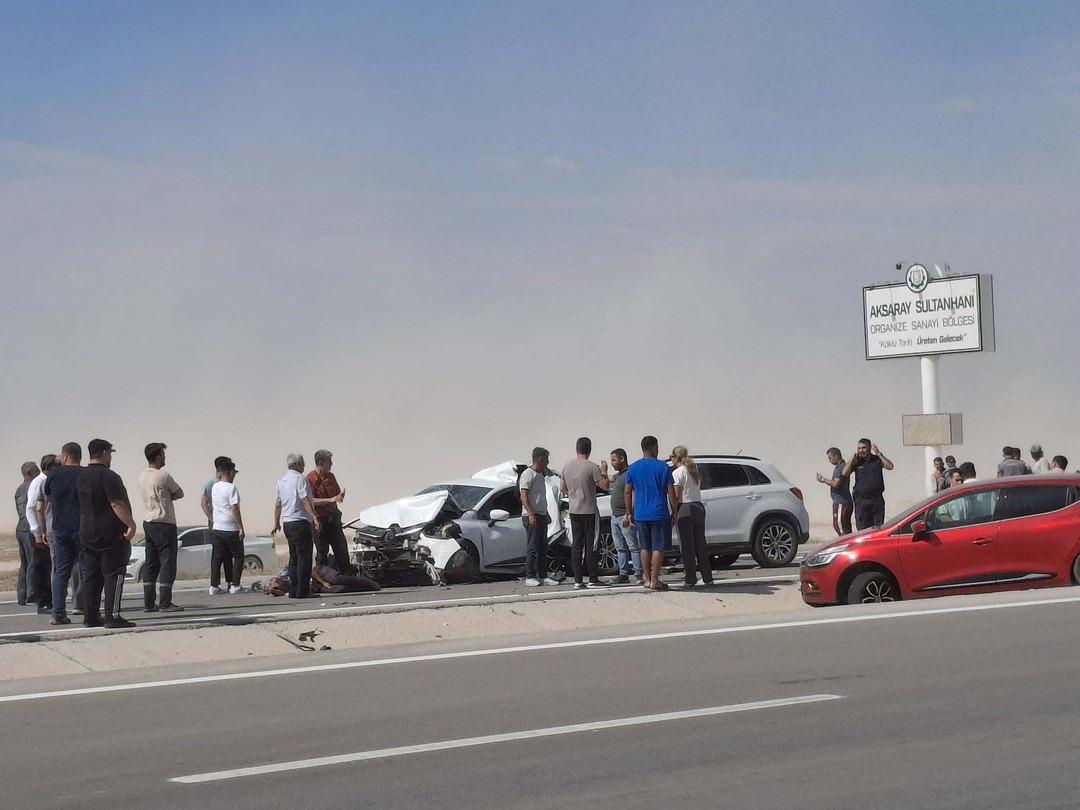 Bir anda bastırınca göz gözü görmedi! Kaza resmen geliyorum dedi: 8 araç birden... 1