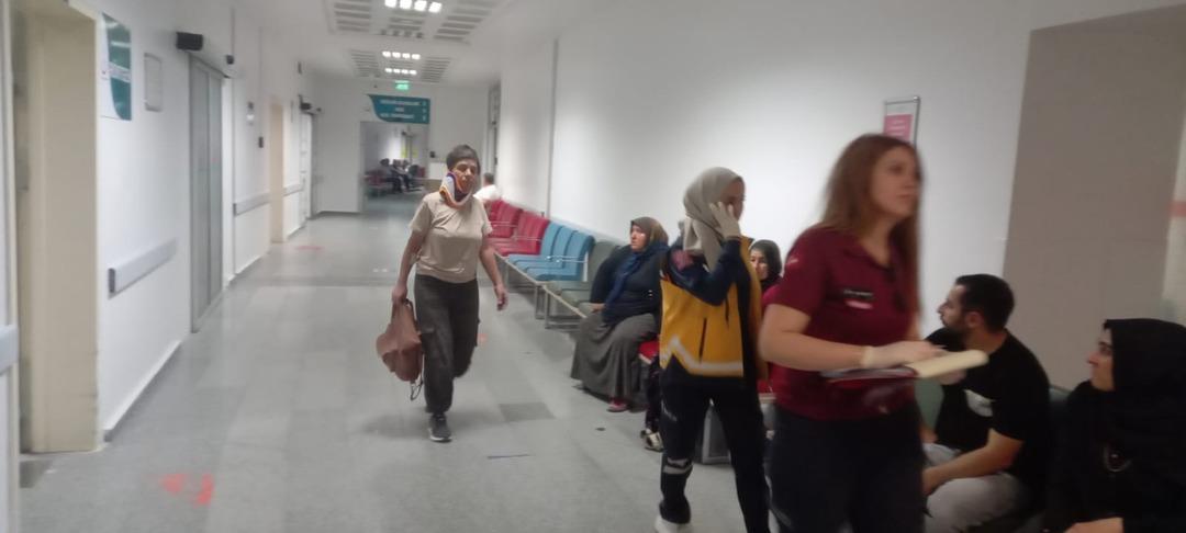 Bir anda bastırınca göz gözü görmedi! Kaza resmen geliyorum dedi: 8 araç birden... 4