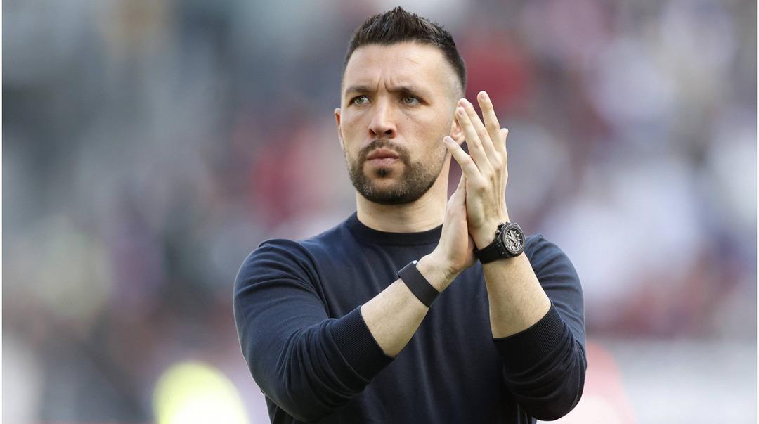 Francesco Farioli nin yeni takımı açıklanıyor! Ajax ile büyük fırsat tepen genç teknik adamın yeni durağı Portekiz olmak üzere... 1