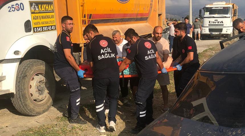 Park halindeki araca çarpıp kum tepesine saplandı