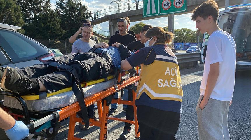 D-100'de otomobil bariyerlere çarptı