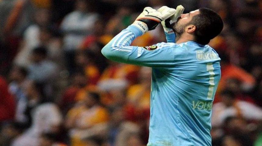 Volkan'dan G.Saray'a taş!