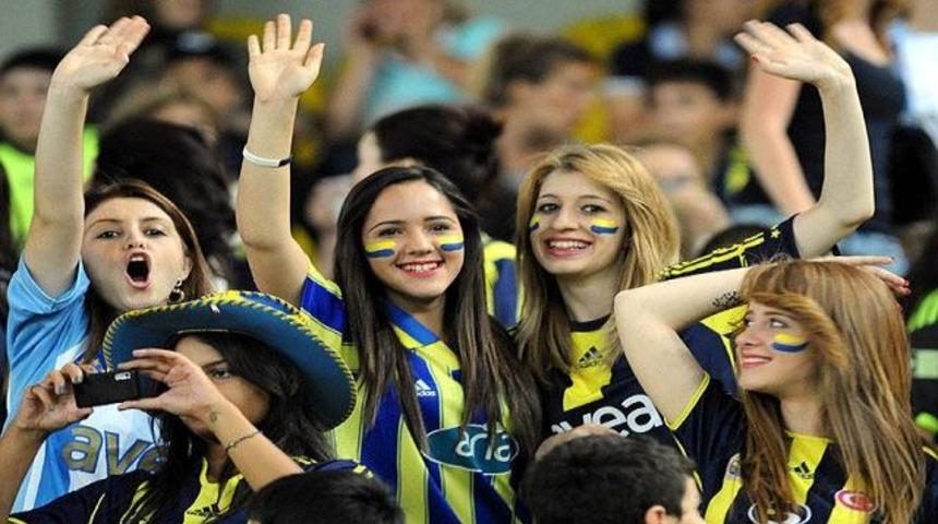 Kadık&ouml;y'de k&uuml;f&uuml;rl&uuml; tezah&uuml;rat!
