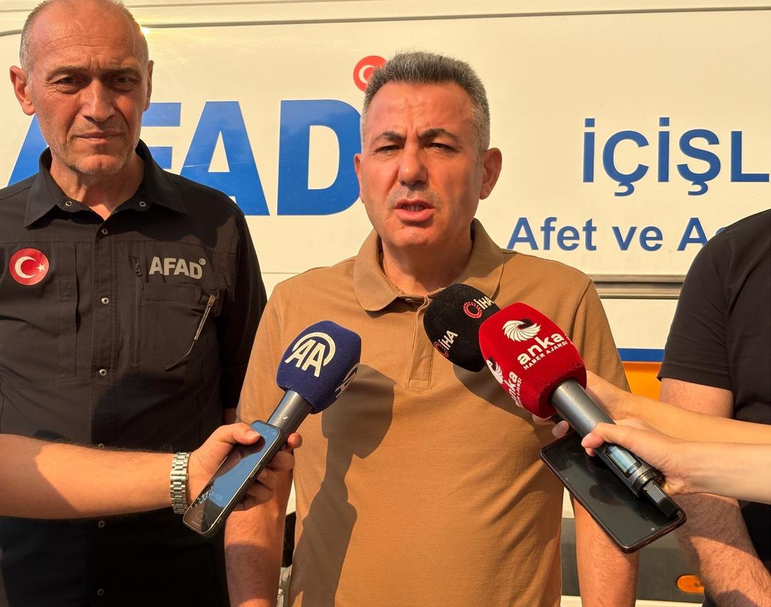 1200xauto İzmir'de birçok noktada yangın çıktı! Adnan Menderes geçici olarak ulaşıma kapatıldı, sefer iptalleri geldi: Gözaltı ve tutuklama var