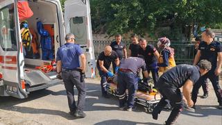 Burdur'da ahşap balkon çöktü: Anne ve kızı yaralandı