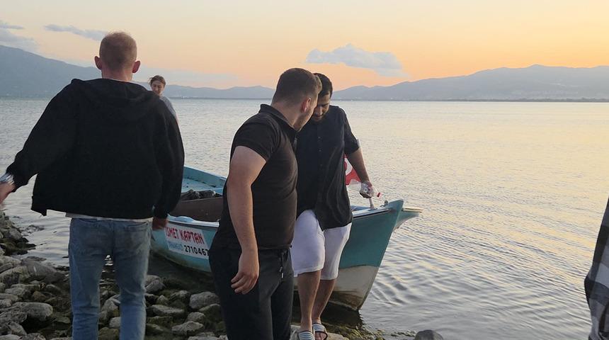 İznik Gölü'nde botta mahsur kaldı! Ekipler harekete geçti