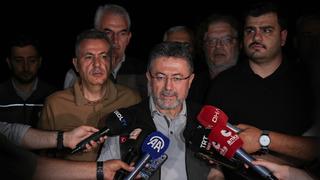 Ciğerlerimiz yanmaya devam ediyor! Bakan Yumaklı yangınların bilançosunu açıkladı: Bugün ülkemizde 77 yangın oldu