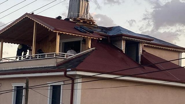 Çatı tamiri sırasında çıkan yangın korkuttu