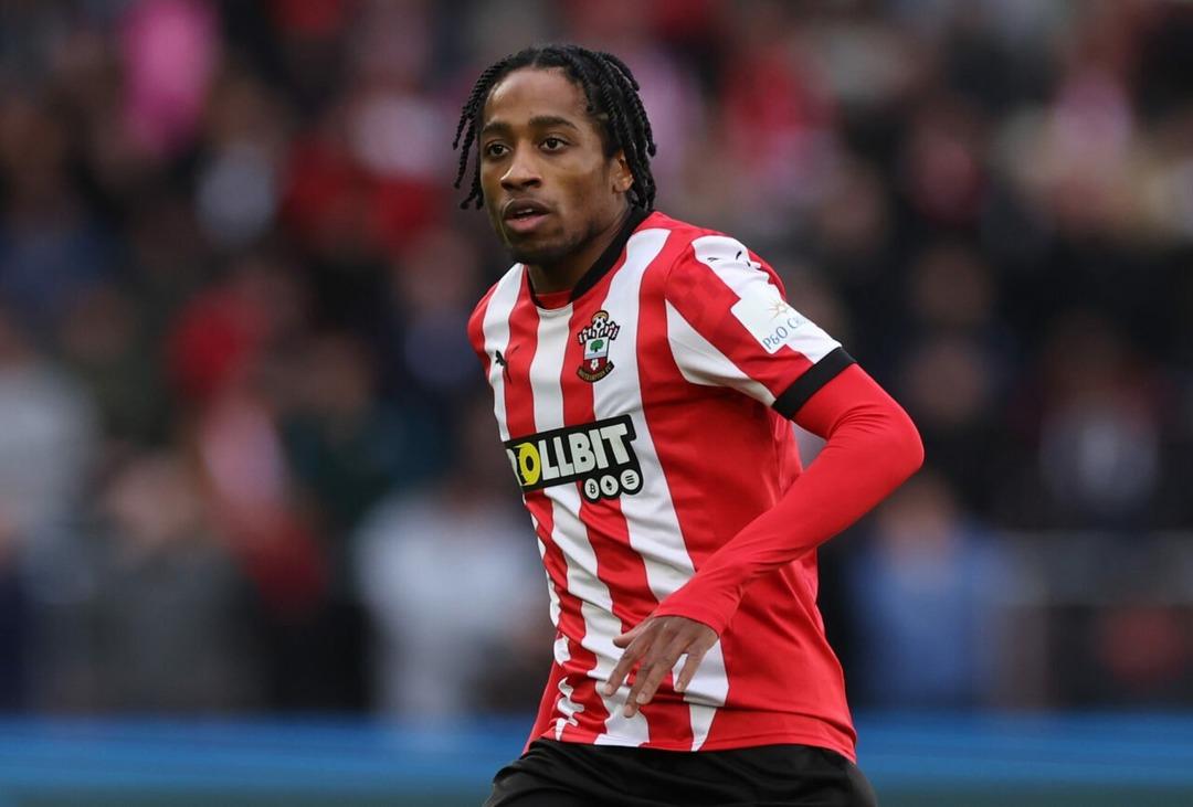 Osayi Samuel transferinden vazgeçen siyah beyazlılar rotasını Nelson Semedo ve Kyle Walker-Peters a çevirdi... 2
