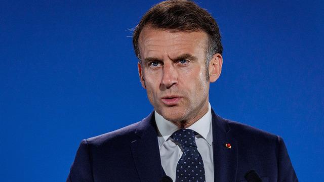 Macron'dan Pezeşkiyan'a dikkat çeken telefon! Fransız tutukluları serbest bırakın