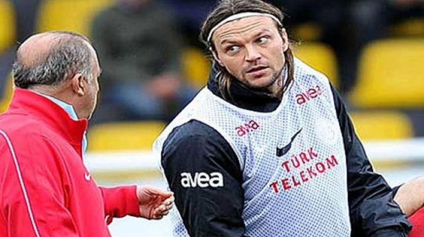 Ujfalusi'den anlamlı ter&ouml;r mesajı!