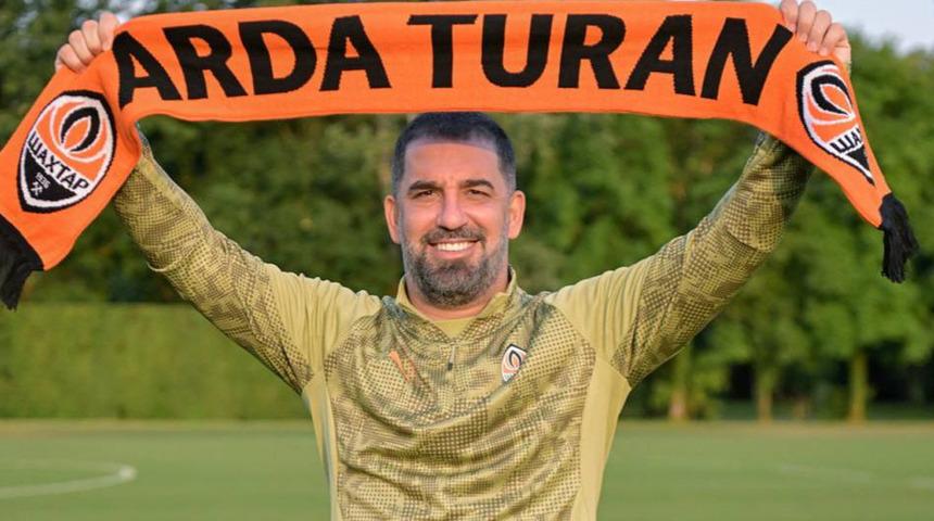 Arda Turan, Fenerbahçe'nin iki yıldızını transfer ediyor! Tek telefonla ikna etti