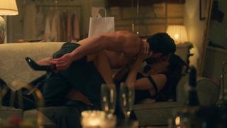 Hande Erçel'e Barış Arduç ile çektiği ateşli sahnelere gelen tepkiler soruldu! Linçlere üzülseydik…